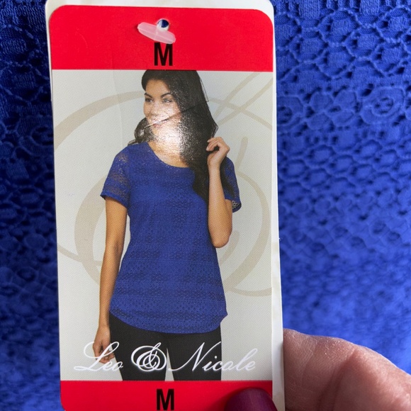 Leo and Nicole medium top new with tags - Picture 4 of 7